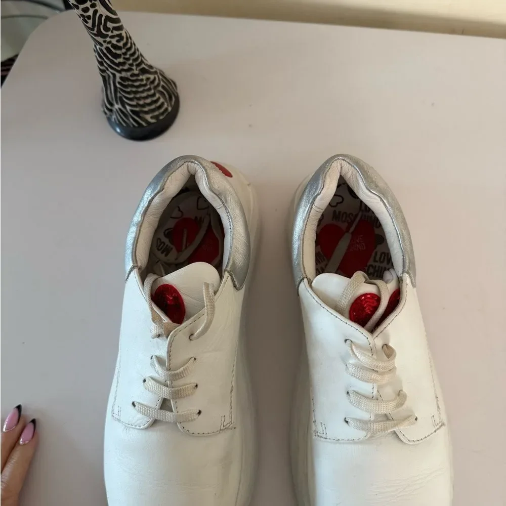 Love Moschino Nappato Bianc Scarpad Running Sneaker size 38 Used. See pictures